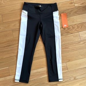 Lucy Black/White Pocket Run Capri, NWT, Size S